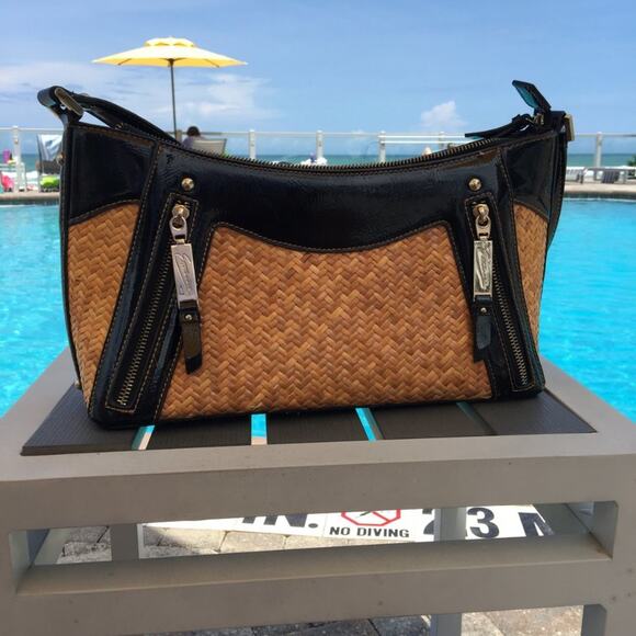 Etienne Wicker Purse HandBag Pocket Zip Shoulder bag Black Patent Leather - Picture 4 of 9